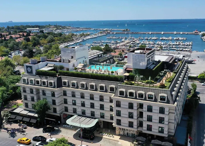 Romantic hotel: Wyndham Grand Istanbul Kalamis Marina Hotel