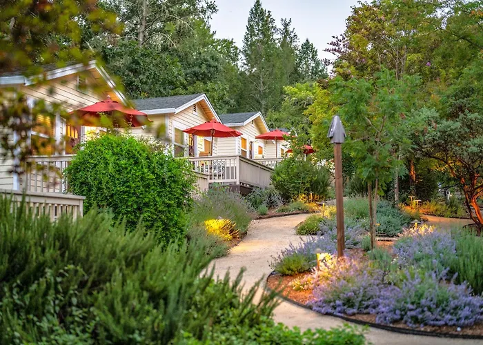Aurora Park Cottages