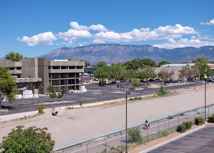 Family Friendly Hotels Hampton Inn Albuquerque - University/Midtown