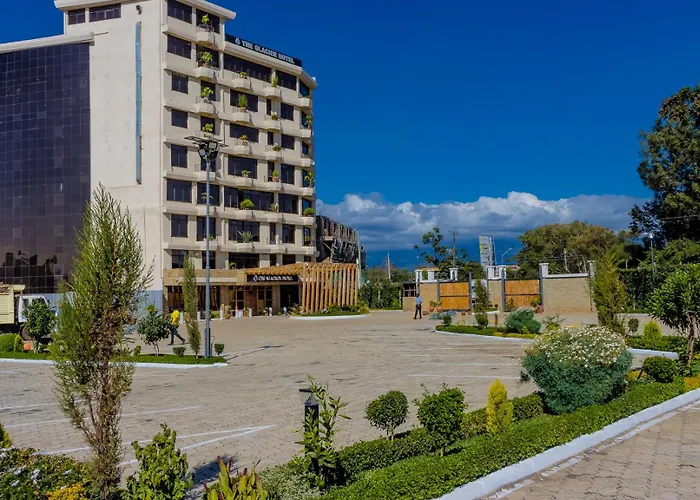Central hotel: The Glacier Hotel Nanyuki