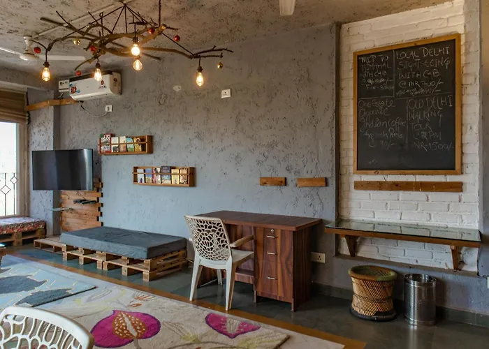 Hostel: Jhouse Near Bhikaji