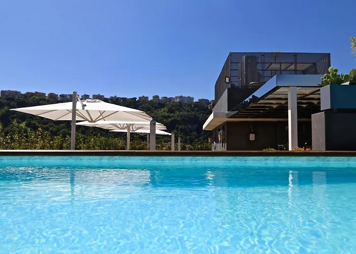 Pet Friendly hotel: Lhp Napoli Palace & Spa