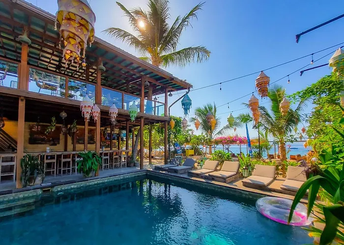 Hotel with Tennis: Pesona Beach Resort & Spa - Adults Only