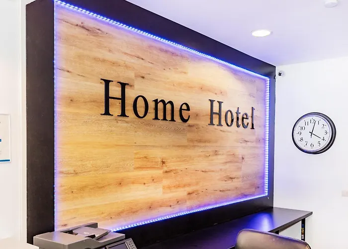 Hotel: Home Hotel