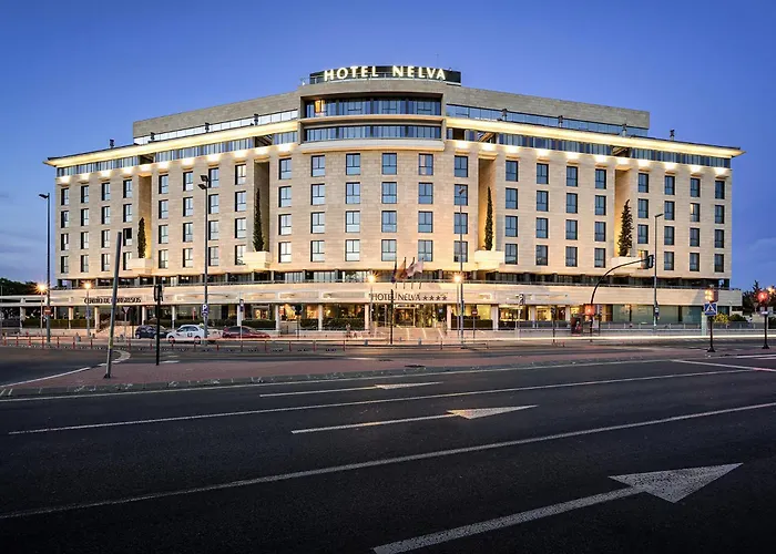 Hotel con piscina: Hotel Nelva