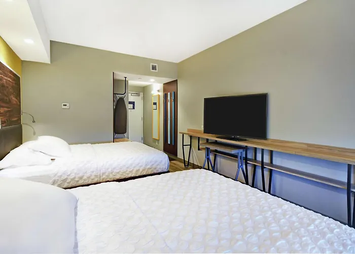 Family Hotel: Tru By Hilton Portland Airport Area Me