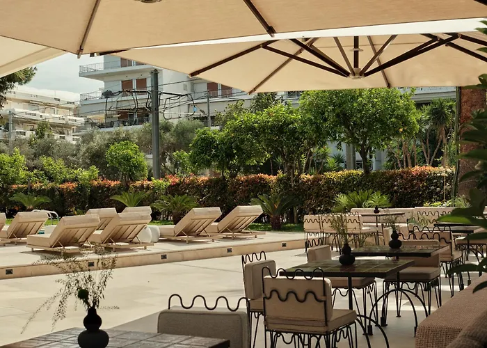 Hotels with tennis Golden Sun