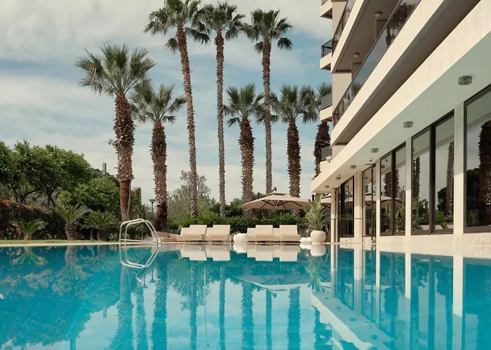 Hotels with tennis Golden Sun