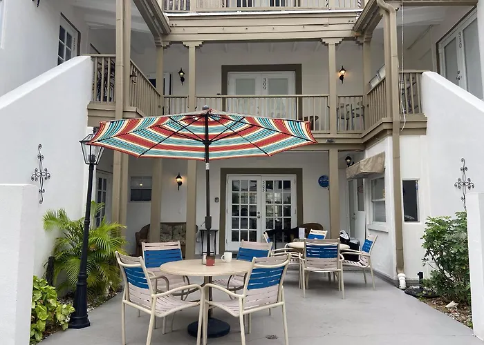 Hotel: Little Paris By The Ocean Self Check In