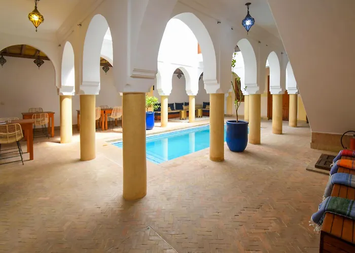 Hôtel avec piscine: Riad Berenssi