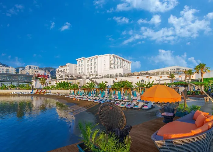 Hotel met zwembad: Les Ambassadeurs Hotel Casino&Marina