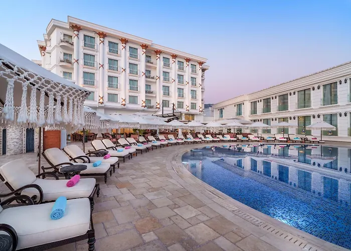 Hotel met zwembad: Les Ambassadeurs Hotel Casino&Marina