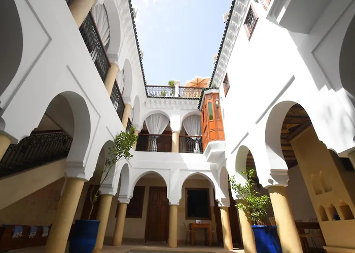 Hôtel avec piscine: Riad Berenssi