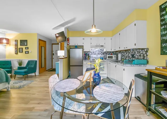 Luxury hotel only: Remington Flats