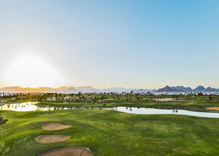 Сity center hotels Pickalbatros Golf Beach