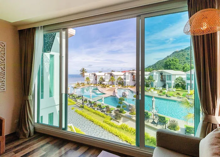 Vannee Golden Sands Beachfront Resort