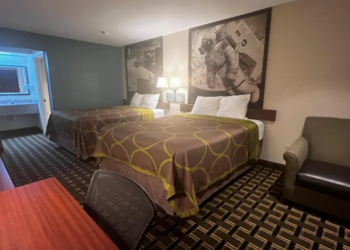 Super 8 By Wyndham Baytown I-10