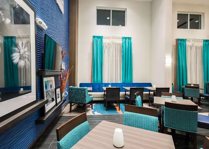 Family Hotel: Hampton Inn & Suites Orlando Near Seaworld