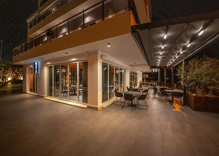 Hotel sulla spiaggia: Azure Inn Hotel