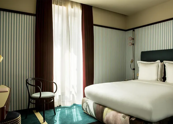 Boutique hotels Du Rond-Point Des Champs-Elysees - Esprit De France