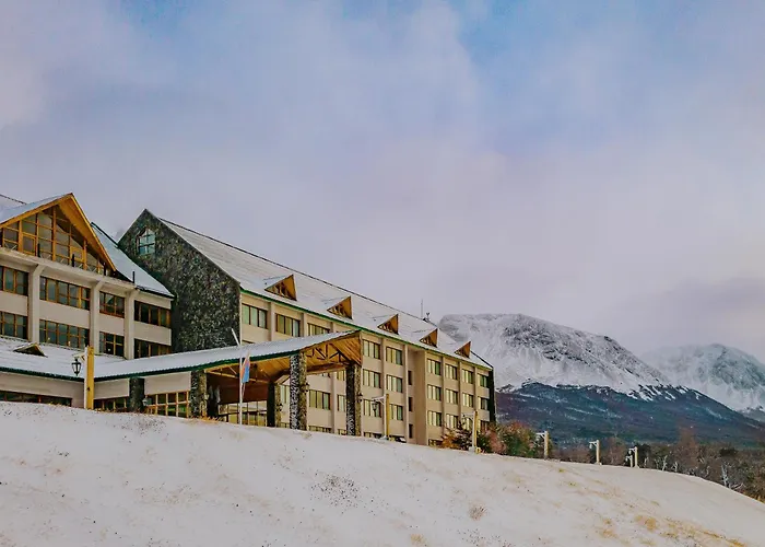 Central hotel: Wyndham Garden Ushuaia Hotel Del Glaciar
