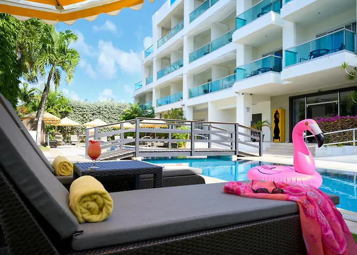 Romantic hotel: The Rockley By Ocean Hotels - Breakfast Included