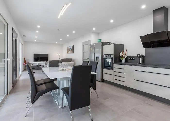 Villa Le Grau d'Agde, 4 pièces, 6 personnes - FR-1-423-234