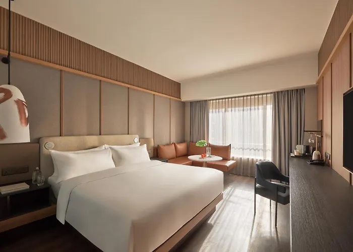 Luxury hotel only: Amara Singapore