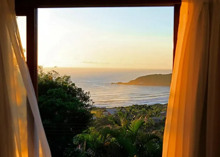 Pousada Vigia Das Marés - Vista para o mar, localizada no Caminho do Rei, parte mais nobre da Praia do Rosa