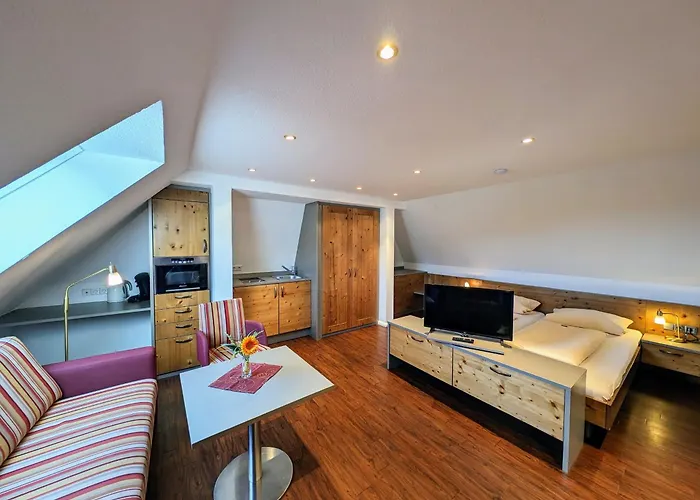 Centraal gelegen hotel: Hotel Zum Loewen - Unteres Wirtshaus