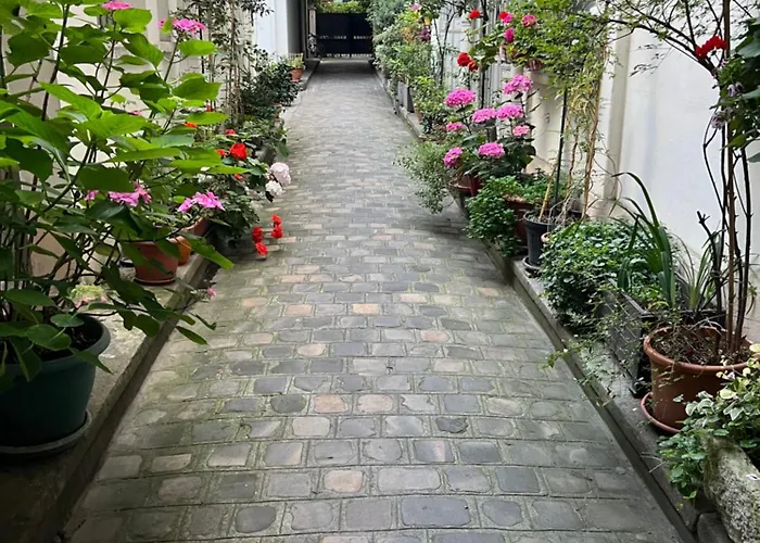 Canal Saint Martin apartments