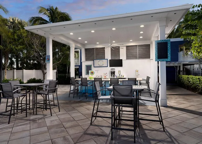 Hotel with Tennis: Fairfield By Marriott Inn & Suites Key West At The Keys Collection