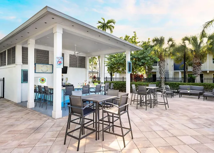 Hotel with Tennis: Fairfield By Marriott Inn & Suites Key West At The Keys Collection
