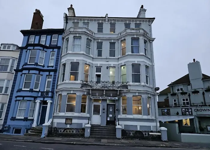 Hotel: Oyo Marine Parade Hotel, Eastbourne Pier