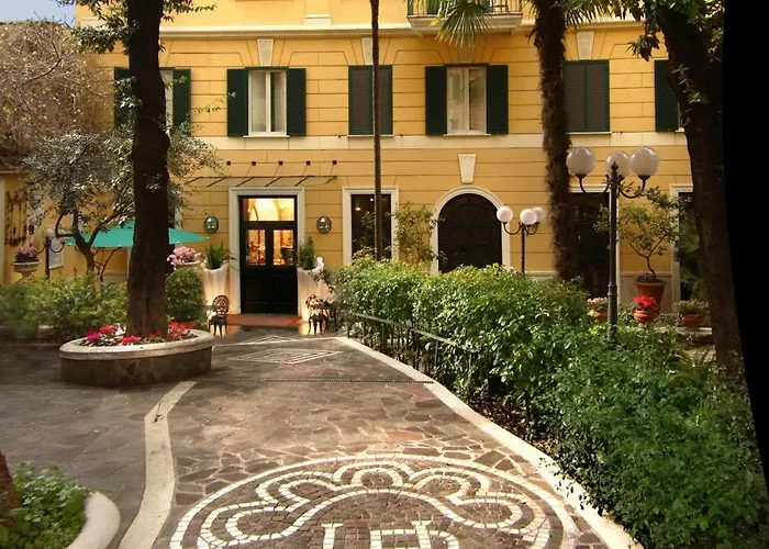 Pet Friendly hotel: Hotel Villa San Lorenzo Maria