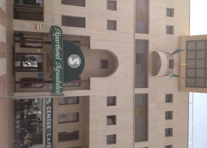 Hotel cerca del colegio: Apartahotel Aguadulce