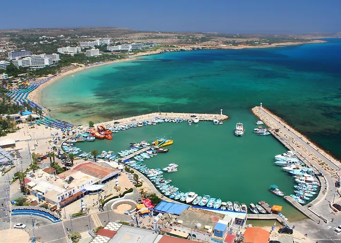 Marina Hotel