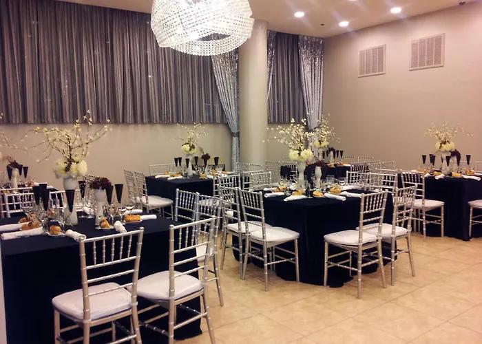 Cheap hotel: Pointe Plaza Hotel (Adults Only)