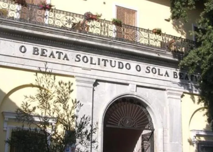 Beata Solitudo