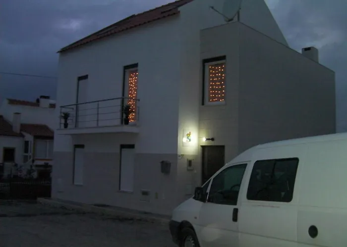 Guest house: Peniche Surf Lodge 1