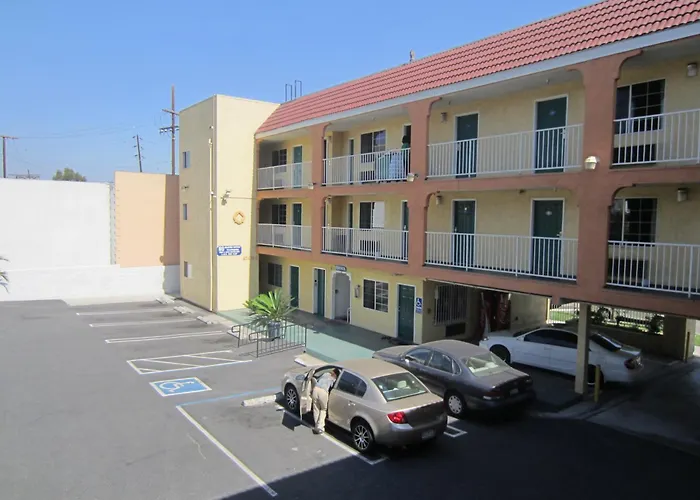 Starlight Inn, Valley Blvd - Downtown La