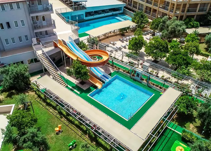 Cheap hotel: Catty Cats Garden Hotel