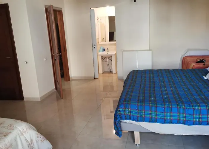 B&B: Central Con Parking