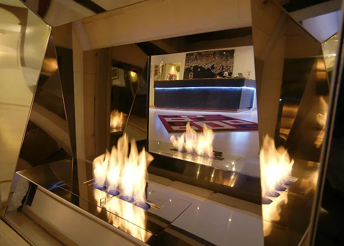 Cheap hotel: Ambassador-Monaco