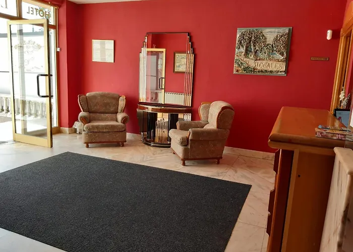 Hotel con piscina: Hotel Los Nogales