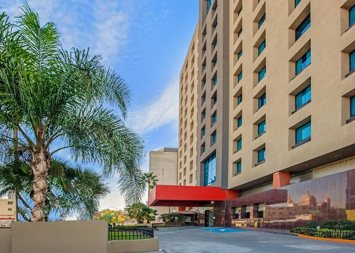 Hotels with pool Chn Monterrey Centro, Trademark Collection By Wyndham