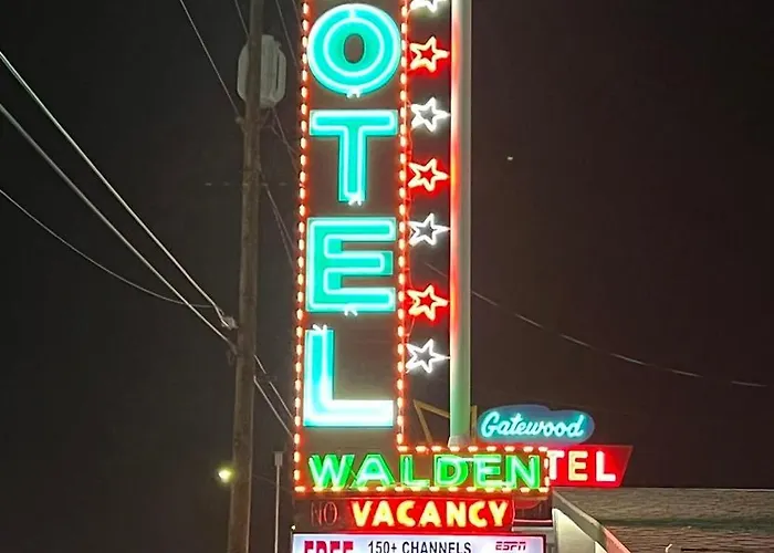 Motel: Walden Motel