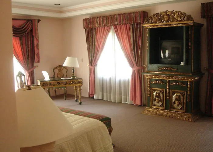 Luxury hotel only: Mansion Del Cupatitzio