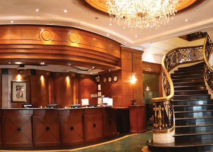 Casino hotel: Citystate Tower Hotel