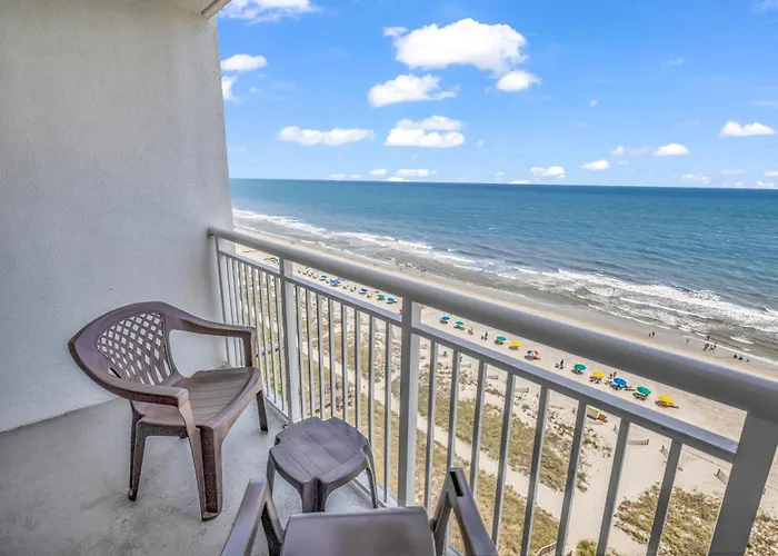Apart hotel: Oceanfront Condo Camelot By The Sea